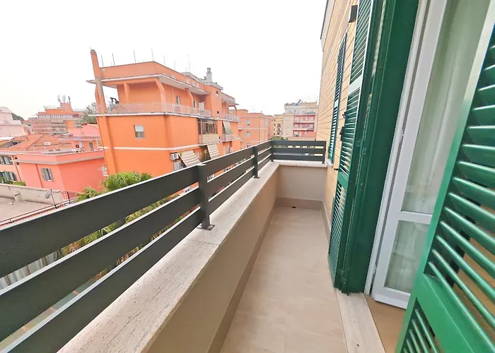 Attico Urbano Terrazza Su Roma Metro A Cornelia